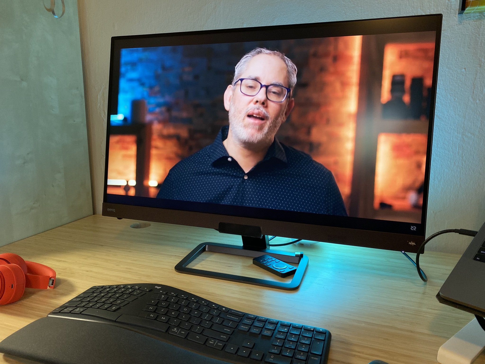 BenQ EW3280U entertainment monitor review: Movie-watching on your