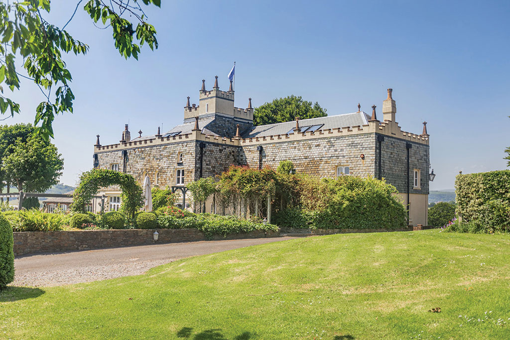 Property for sale with a swimming pool: Ludbrook Manor, Ermington, Devon.