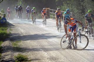 Bram Tankink (Rabobank) comes to grief on the strade bianche as he dropped his chain while on the attack.