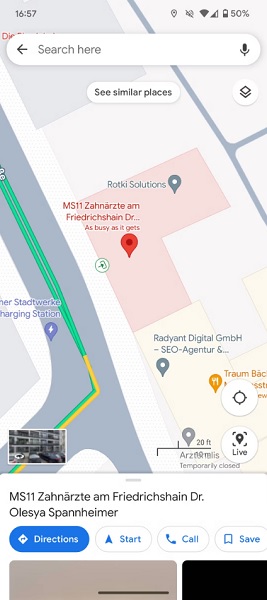 On top of testing building indicators in Maps, Google is also making selected buildings glow a reddish hue similar to hospitals.