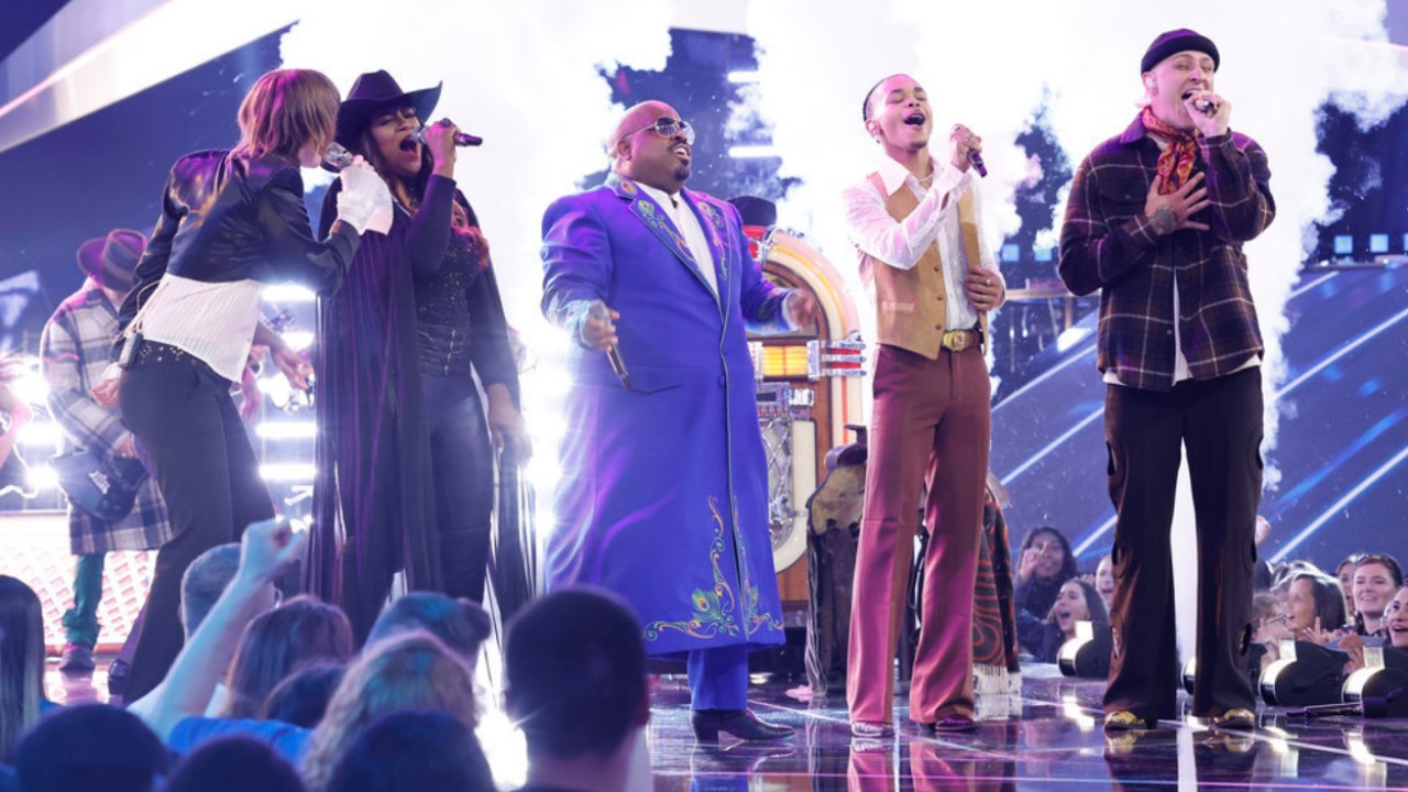 CeeLo Green performs with Team Blake alumni on The Voice Season 23 finale.