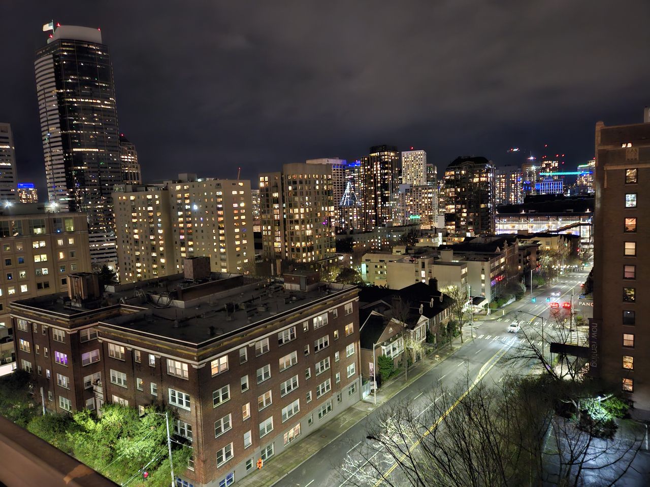 Galaxy S23 camera sample: A city at night