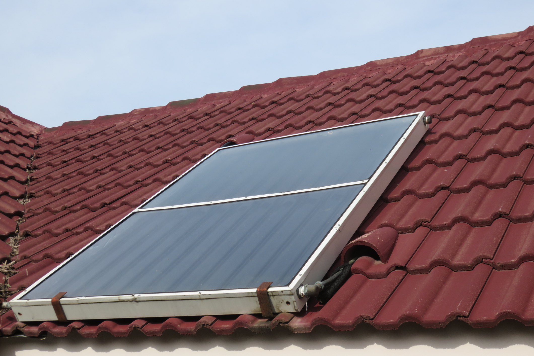 solar-thermal-complete-guide-to-the-pros-cons-and-costs-homebuilding