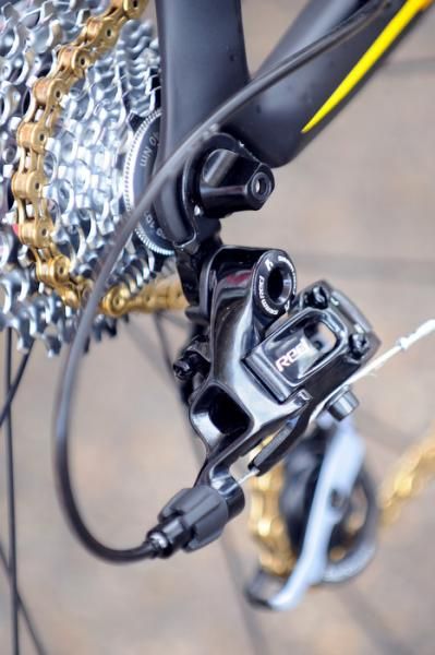 Sram provide the groupsets for Vacansoleil-DCM.