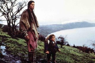 Val Kilmer as Madmartigan and Warwick Davis as Willow, in the original 1988 movie Willow