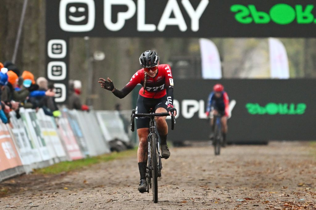 RIJKEVORSEL BELGIUM NOVEMBER 19 Inge Van Der Heijden of The Netherlands and Team 777 crosses the finish line on third place during the 36th Superprestige Merksplas 2022 Womens Elite Superprestige2023 CXWorldCup CycloCross on November 19 2022 in Rijkevorsel Belgium Photo by Luc ClaessenGetty Images