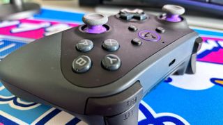 A front-on shot of the Luna Wireless Controller.