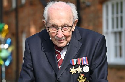 captain sir tom moore knighted queen private ceremony