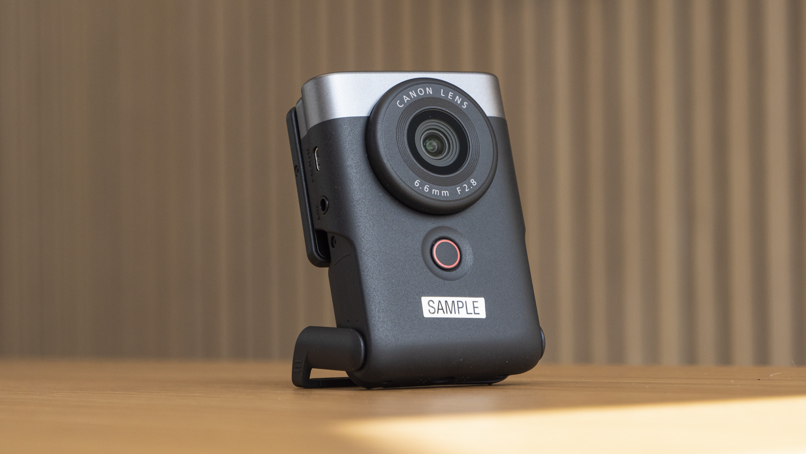 Canon Powershot V10 — причудливая альтернатива Sony для ведения блога.