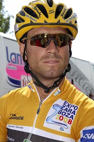 Alejandro Valverde (Caisse d'Epargne) at the start