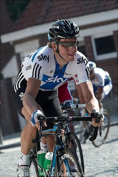 Kjell Carlstr&ouml;m shows off his national champion's jersey