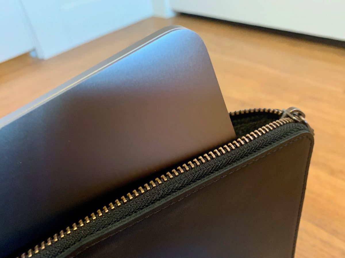 Mujjo Folio Sleeve for MacBook Air and MacBook Pro review: More than ...