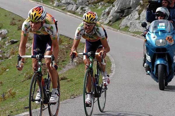 Unai Osa and Francisco Mancebo work together during the stage