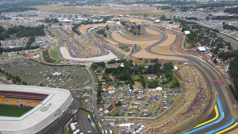 14. Birdseye view of Le Mans