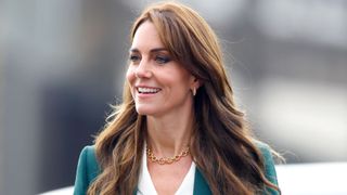 Kate Middleton’s chunky gold necklace