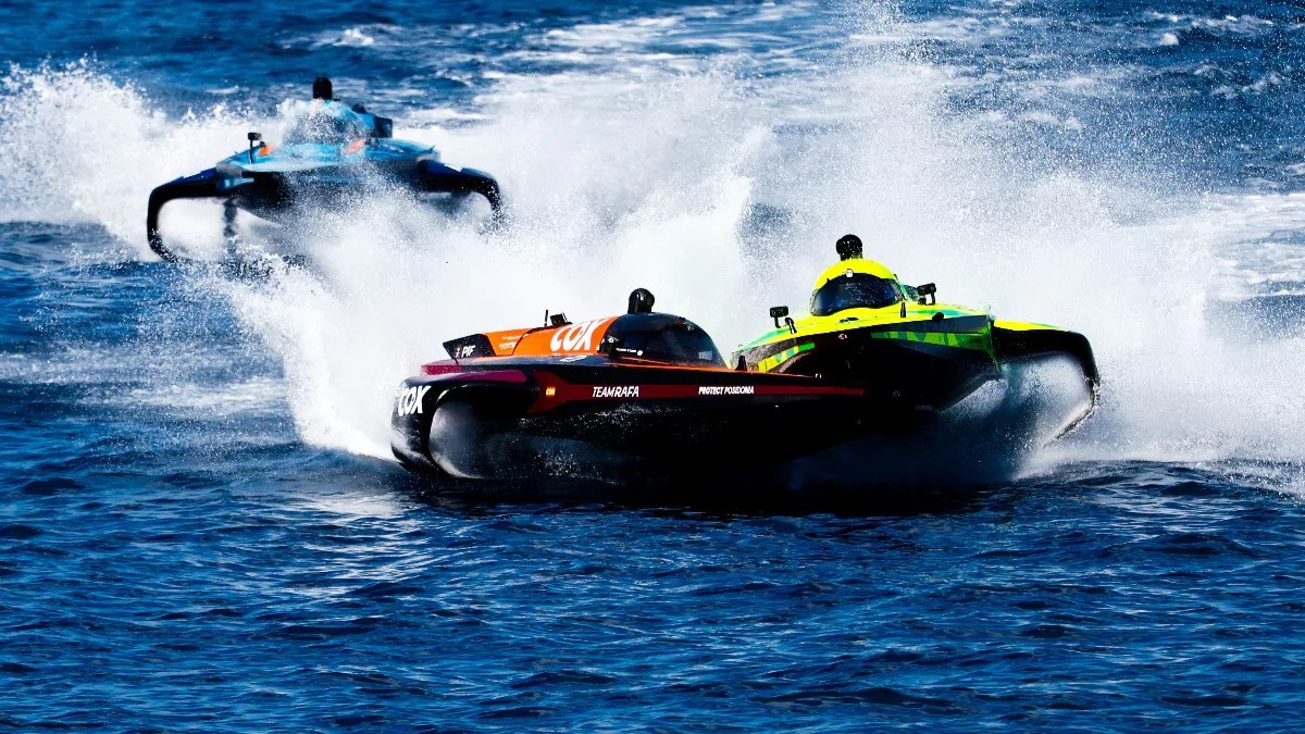 Team Rafa and Team Brazil's RaceBirds collide at high speed in Monaco.