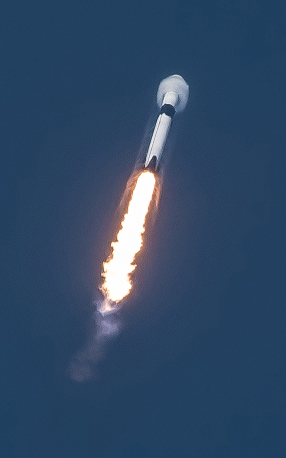 Photos: SpaceX Launches, Lands 1st 'Block 5' Falcon 9 Rocket | Space