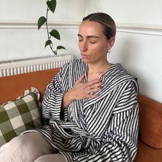 Health contributor Georgia trying a five-minute meditation at home