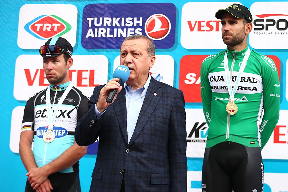 Prime minister Recep Tayyip Erdoğan talks to the crowd