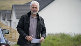 Duncan Hunter (Mark Bonnar) posts Donna Killick's letter in Shetland's latest episode