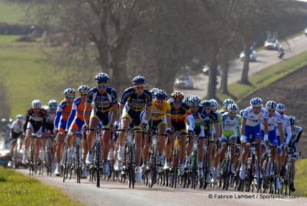 Vacansoleil lead the peloton during stage 3 of Paris Nice, heading toward Nuit Saint-Georges