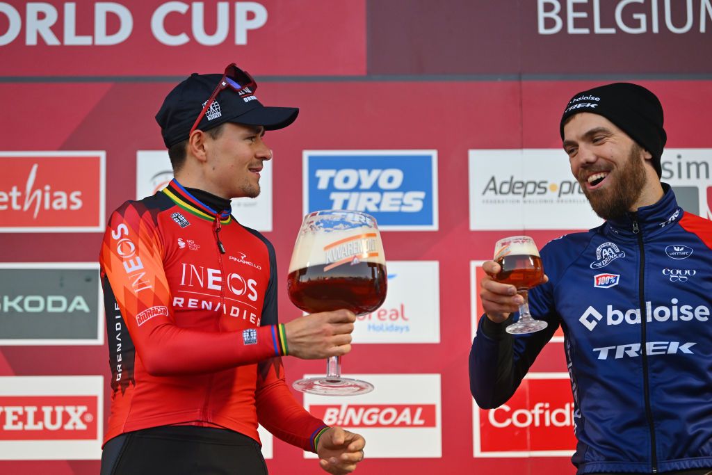 Cheers between winner Tom Pidcock (Ineos Grenadiers) and third place Joris Nieuwenhuis (Baloise Trek Lions)
