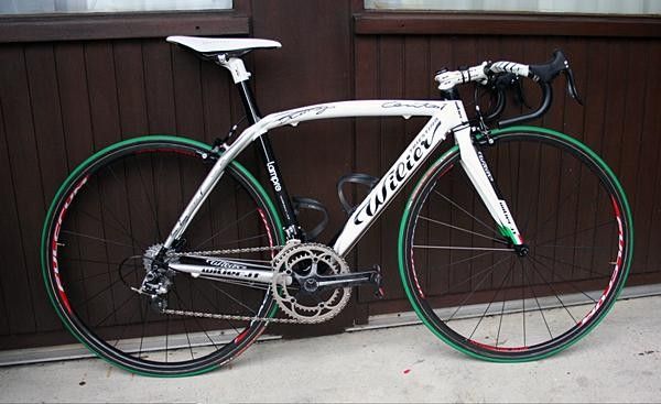 Damiano Cunego (Lampre) has a new Wilier Cento Uno in black and white, perhaps to match his ProTour leader's jersey.