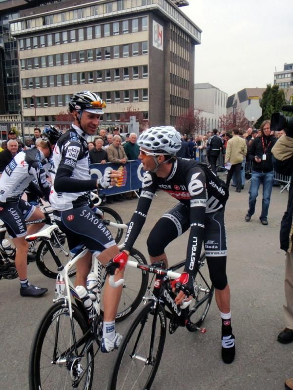 Jens Voigt (Saxo Bank) has a pre-race chat