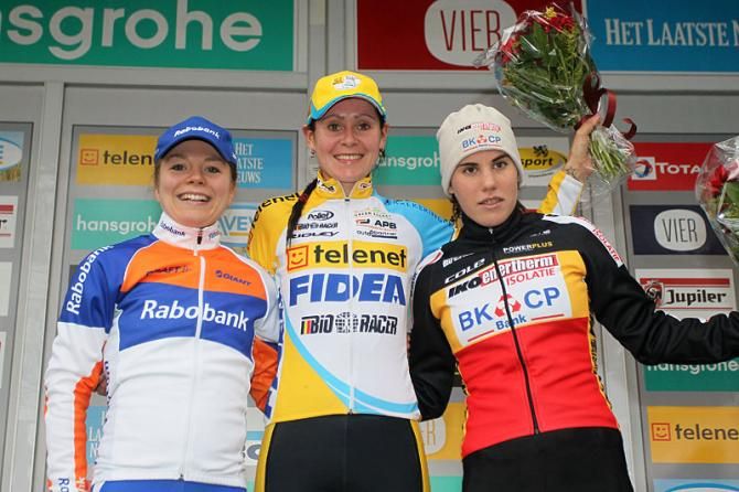 Elite women's podium: Sanne Van Paassen, Nikki Harris and Sanne Cant