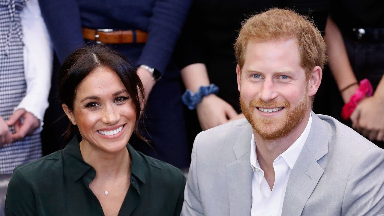 PEACEHAVEN, UNITED KINGDOM - OCTOBER 03: (EDITORS NOTE: Retransmission with alternate crop.) Meghan, Duchess of Sussex and Prince Harry, Duke of Sussex make an official visit to the Joff Youth Centre in Peacehaven, Sussex on October 3, 2018 in Peacehaven, United Kingdom. The Duke and Duchess married on May 19th 2018 in Windsor and were conferred The Duke &amp; Duchess of Sussex by The Queen. (Photo by Chris Jackson/Getty Images)