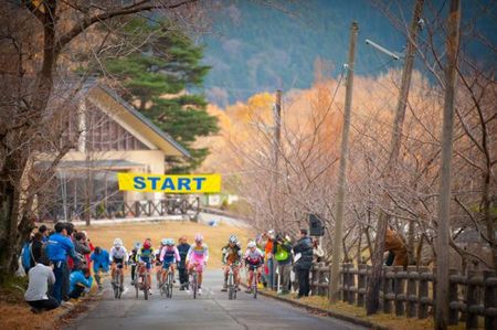 Nine woman rider started Japan national championship in the Makino highland