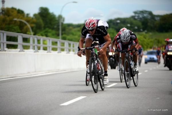 Lee Rodger (Team Fuji) attacks the pack with 500 metres to go.