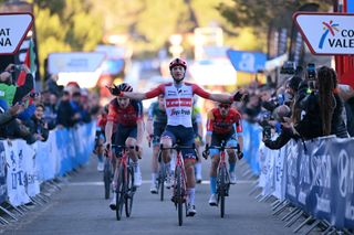Stage 2 - Ciccone outsprints select group to win stage 2 atop Alto de Pinos at Volta a la Comunitat Valenciana