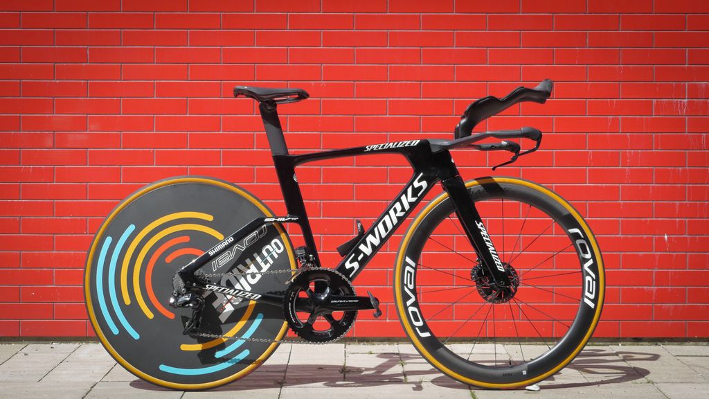 Close up with Remco Evenepoel’s stage-winning Specialized S-Works Shiv ...