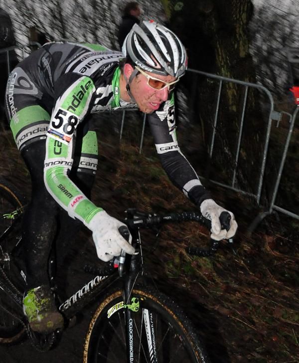 Jeremy Powers (Cannondale - Cyclocrossworld.com) slipped from his early position.