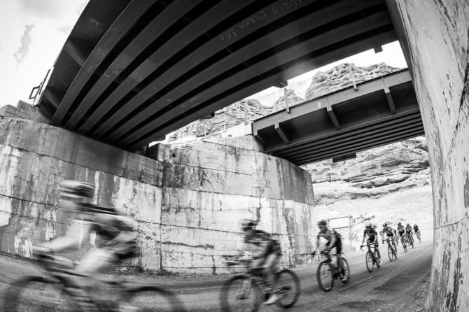 The race passes under railroad tracks before getting to today's sprint town