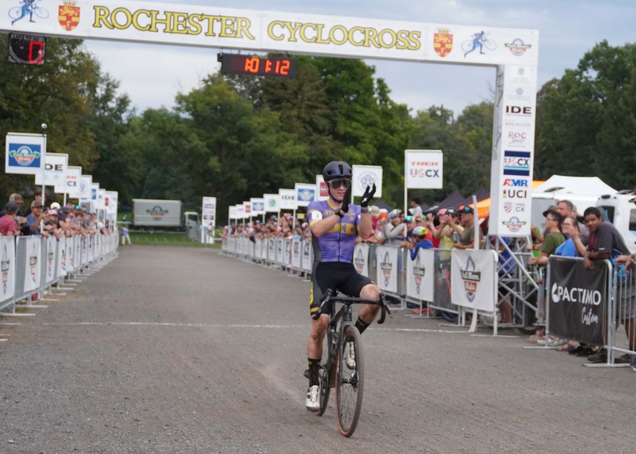 Solo victory for Andrew Strohmeyer in the C1 elite men's race at 2024 Rochester Cyclocross