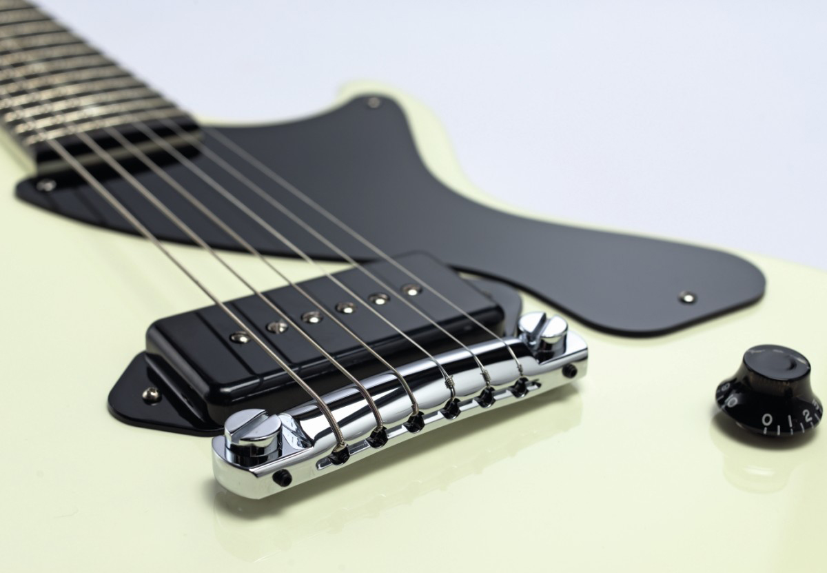 The Junior's body is made from a slab of tone-rich mahogany