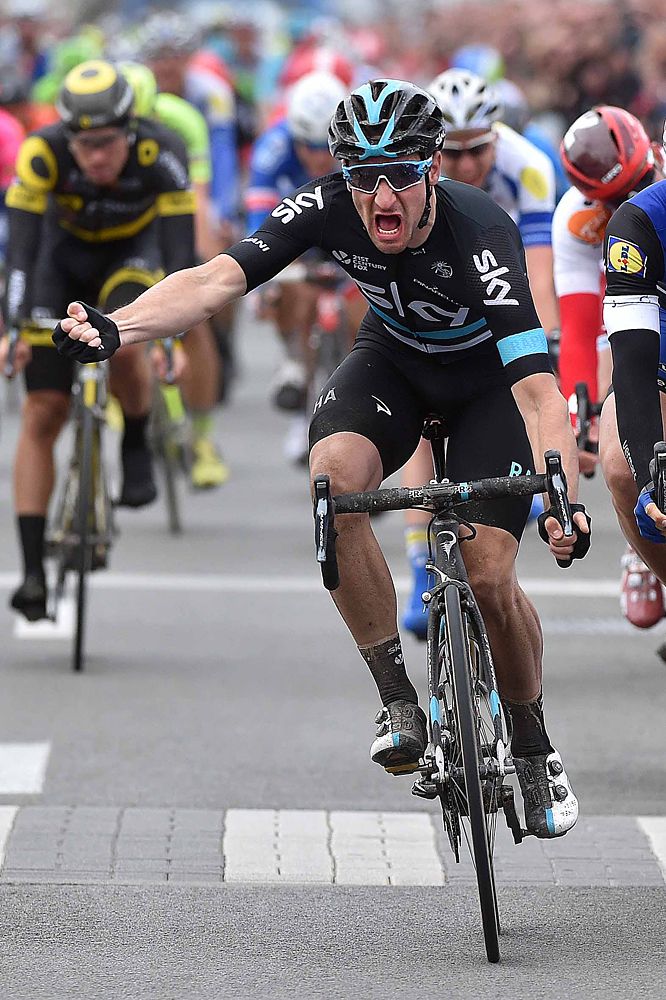 Elia Viviani (Team Sky) wins the bunch sprint