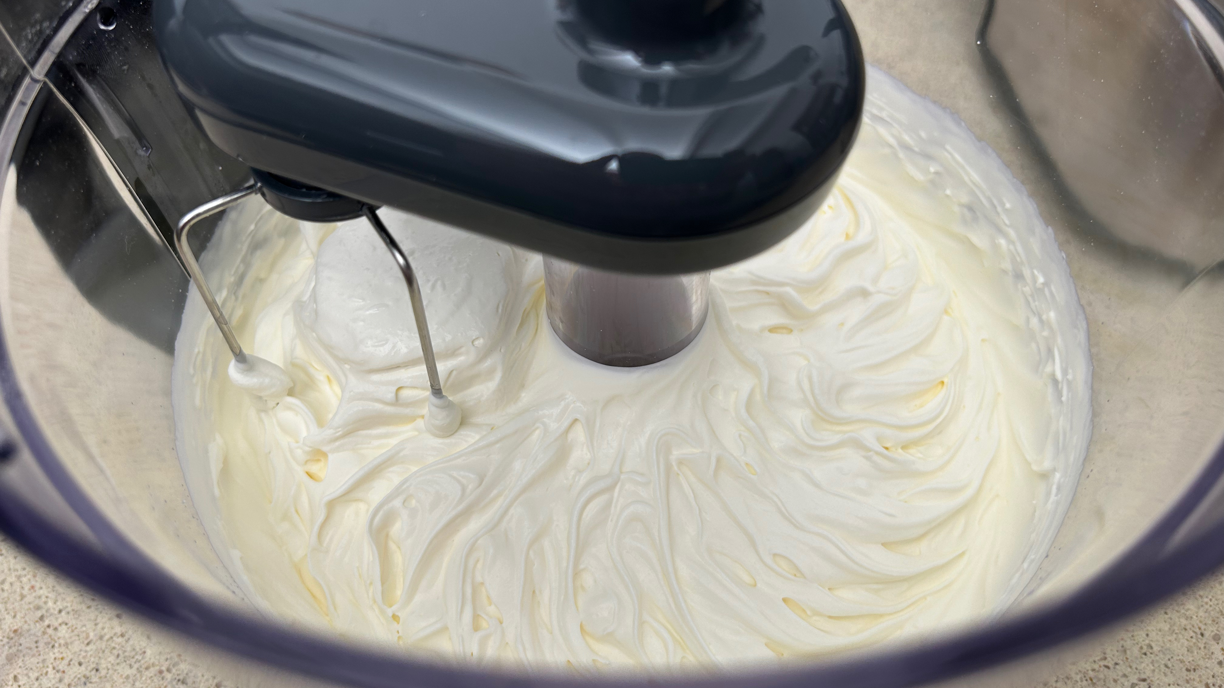 Whipping cream using Kenwood MultiPro OneTouch Food Processor and Blender