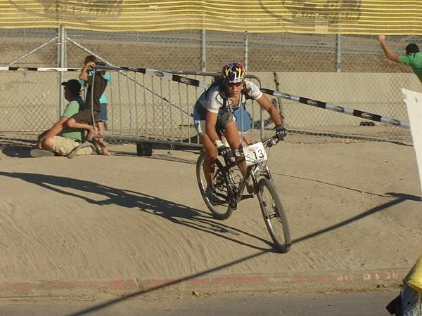 Rebecca Rusch on her way to victory