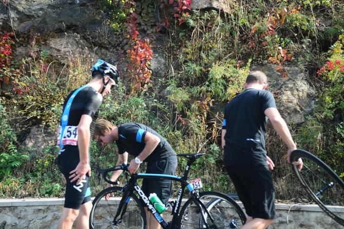 Josh Edmondson (Sky) gets some mechanical help