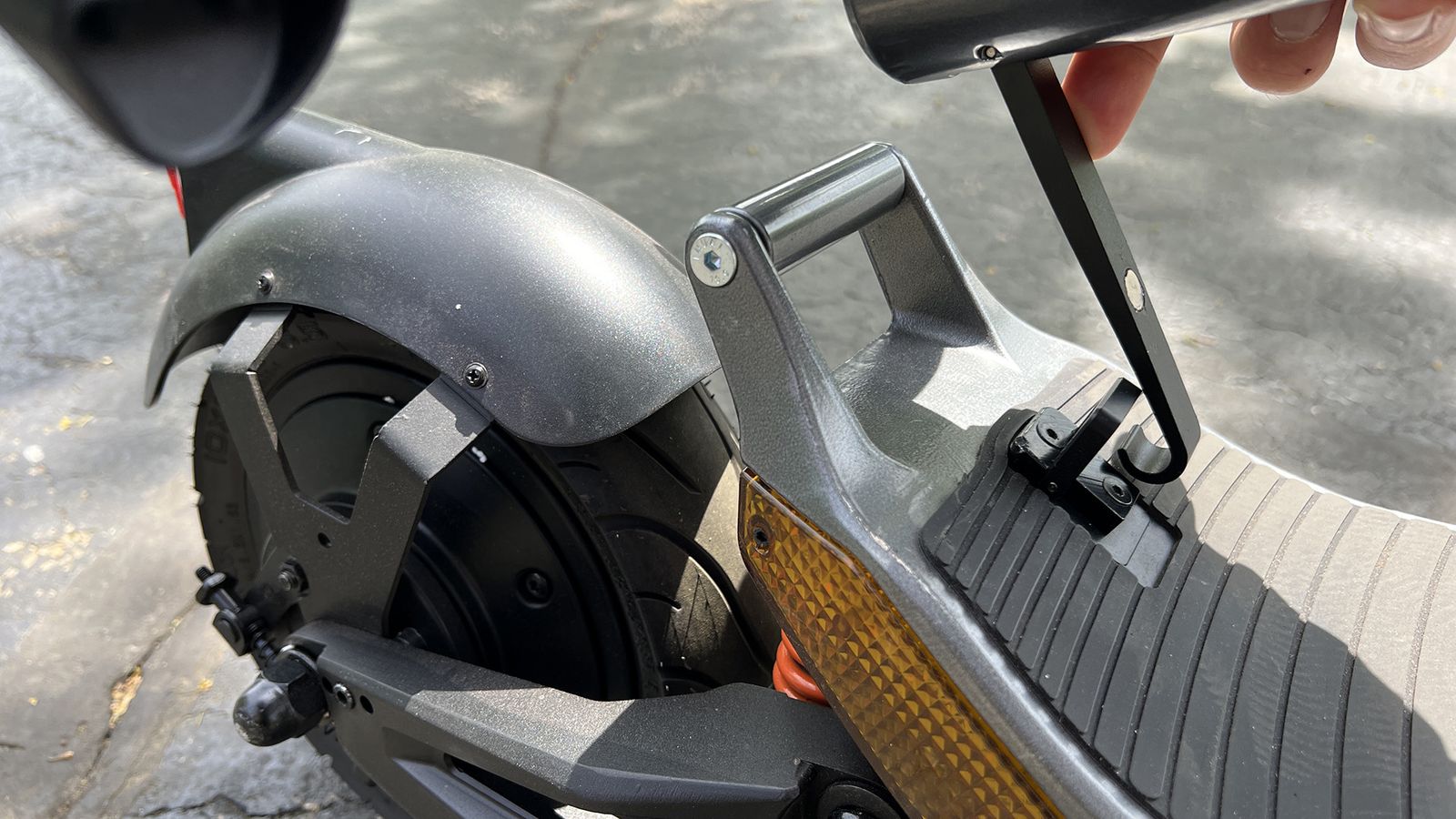 Apollo City 2022 electric scooter review goes like a rocket T3