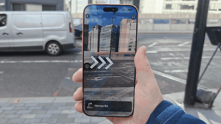 Google Maps switching out of Live View by lowering the phone