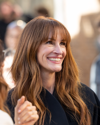 Julia Roberts with copper hair.