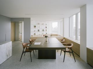 ConForm Architects at The Smithson Building with minimalist meeting room table