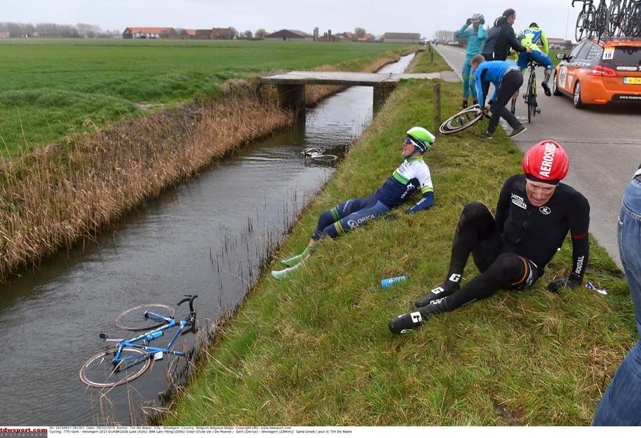 Riders strewn everywhere during 2015's blowy edition of Gent-Wevelgem