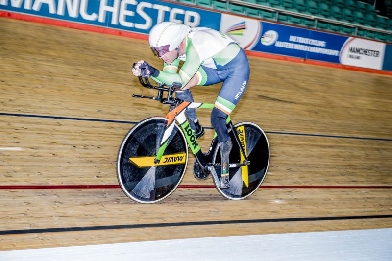 Colin Lynch en route to a first-ever para-cycling UCI Hour Record