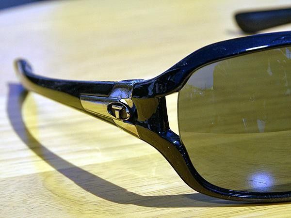 Even with its big style, this new Tifosi model still sports vented lenses to prevent fogging.