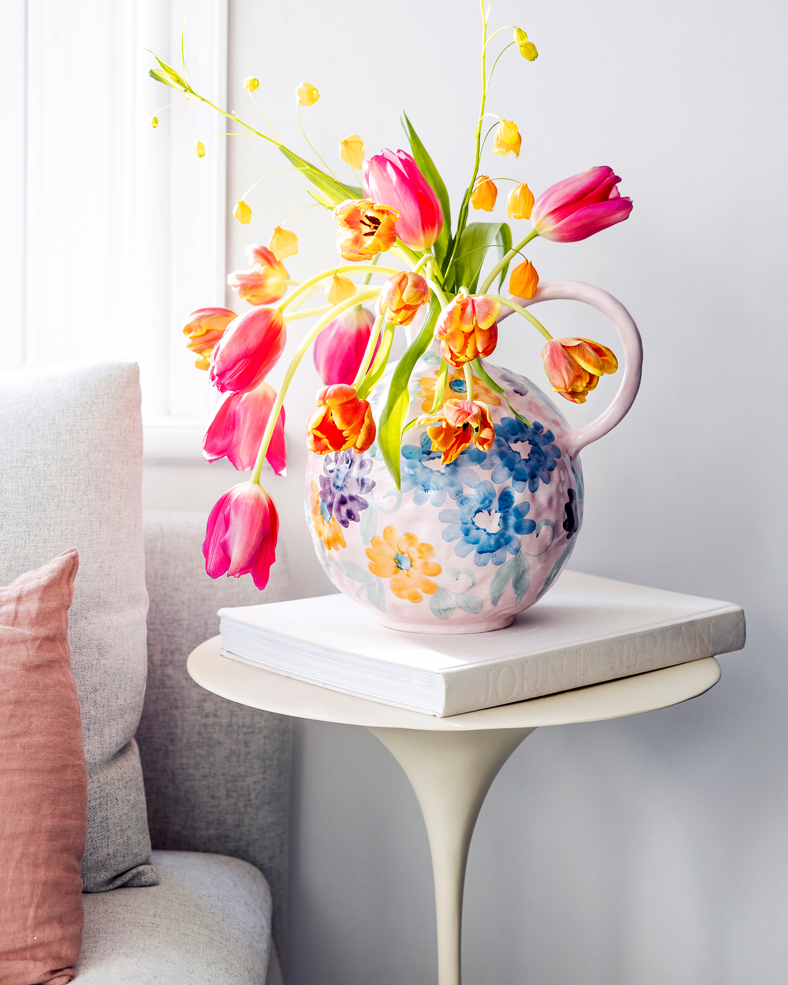 How to Take Care of Tulips in a Vase – 5 Tips by Experts | Livingetc